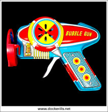 Bubble Gun. Vintage 1960's Tin Plate Bubble blowing Space Gun, DAIYA, Japan 2.