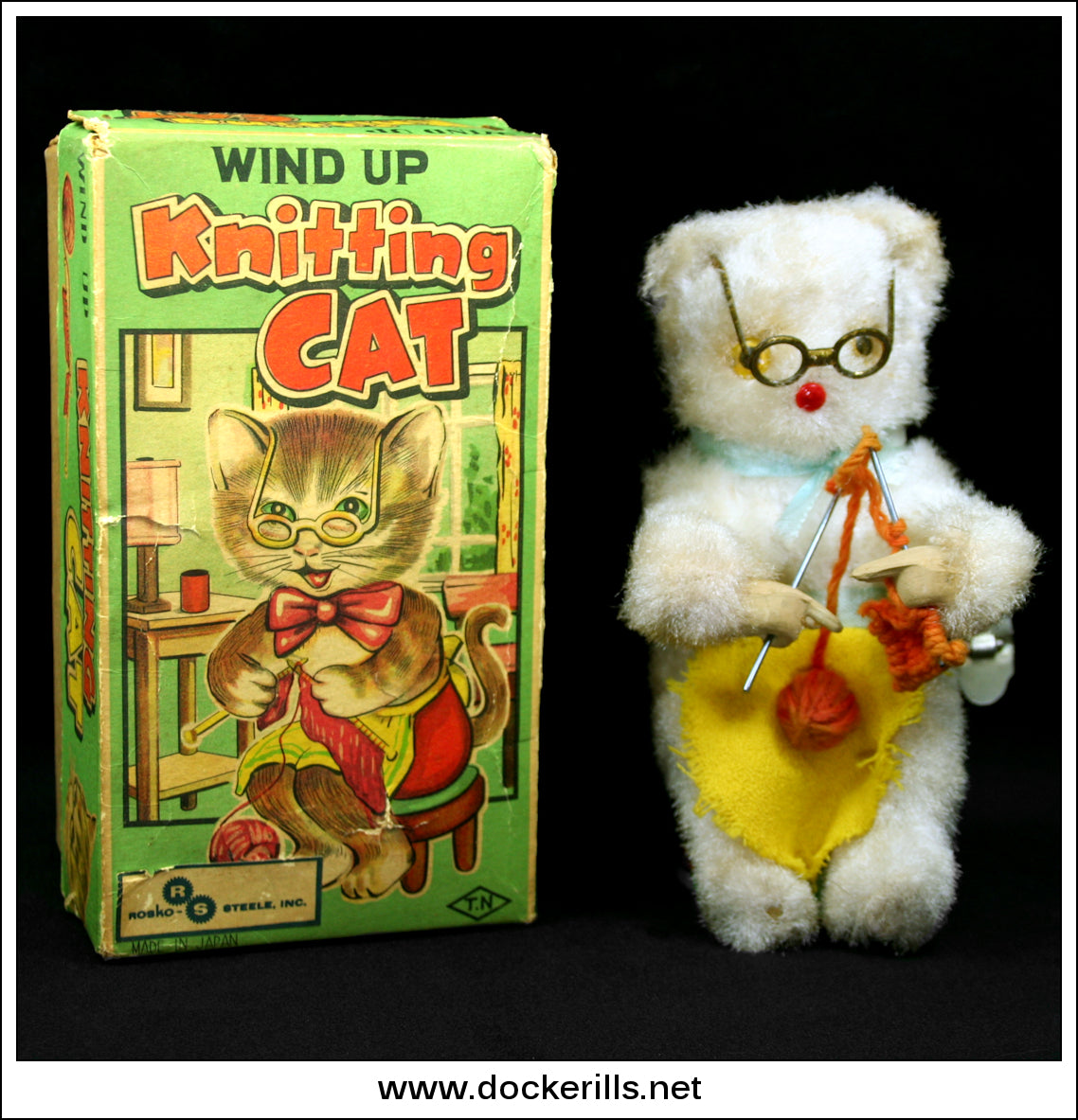 Knitting Cat. Clockwork / Wind-Up Plush Covered Novelty Toy, Fuji