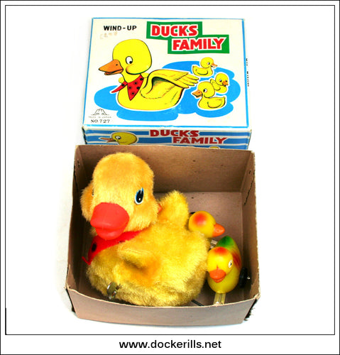 Ducks Family. Clockwork / Wind-Up Plush Covered Novelty Toy, Fuji Press Kogyo, Japan. No. 727.