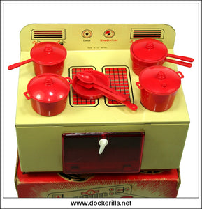 Kitchen Stove With Utensils No. 9/298, Tin Plate Cooker / Oven. Wells-Brimtoy Distributors Ltd., Great Britain 2.