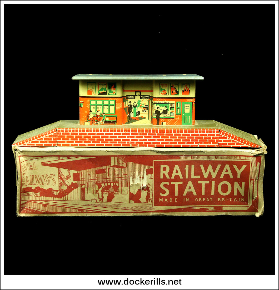 Railway Station, Mettoy Ltd., Great Britain. Tin Plate 'O' Gauge Station. Railway Station No. 5617.