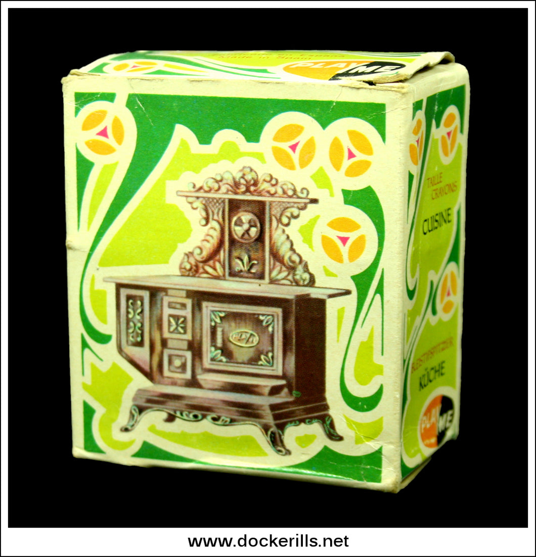 Vintage Play Me Novelty Pencil Sharpener - Kitchen-Range. Spain. Ref. 972. 1.